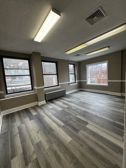 202 Central St, Lowell, MA à louer - Photo principale – Image 1 sur 1