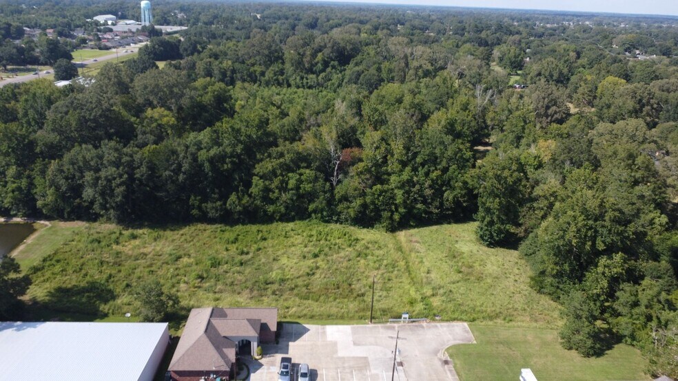 Waywood Dr, Zachary, LA à vendre - Photo de l’immeuble – Image 2 sur 5