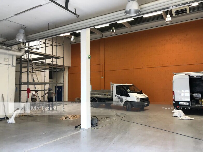 Local d’activités dans Gennevilliers à louer - Photo de l’immeuble – Image 2 sur 6