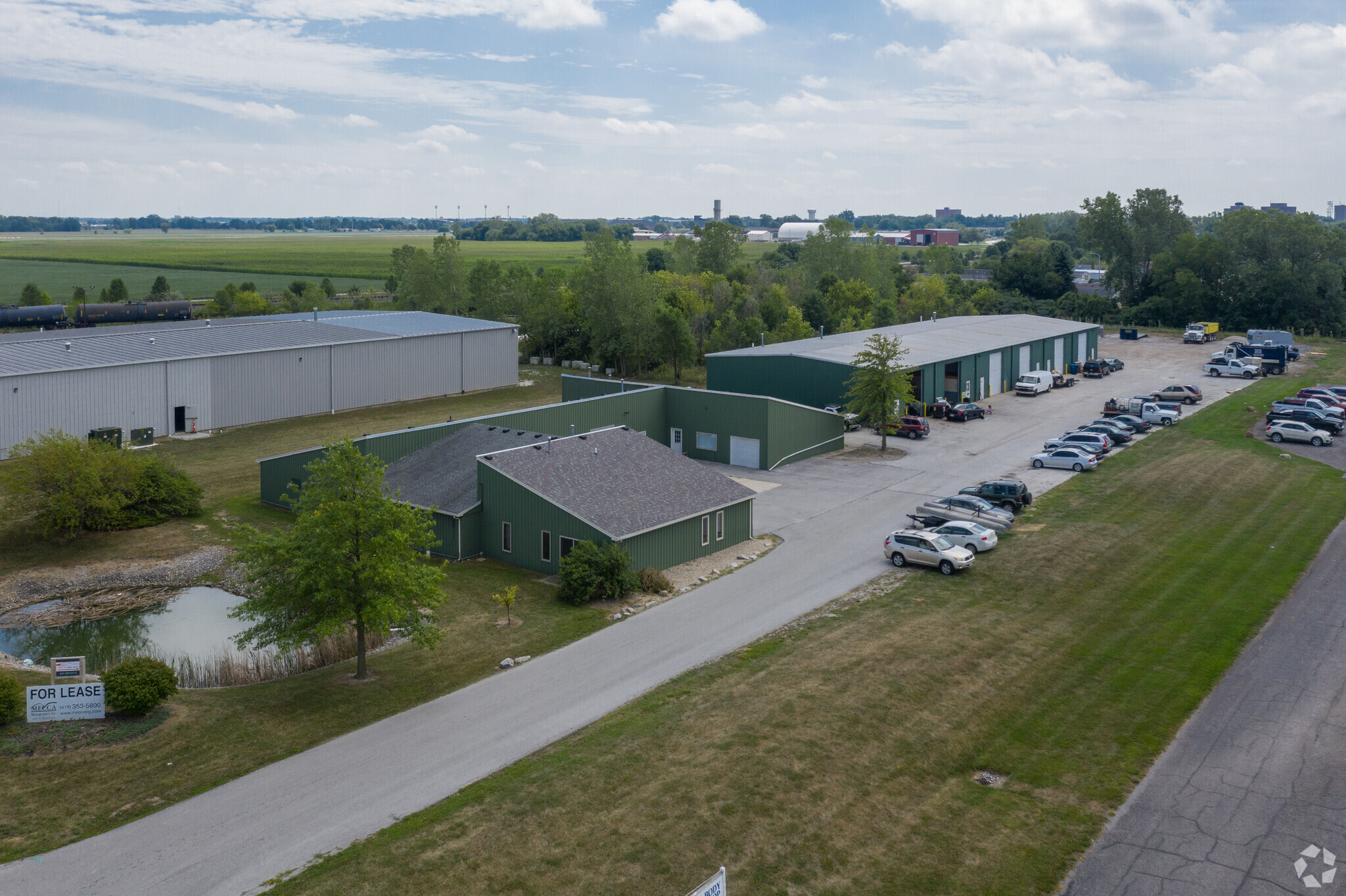 326 Industrial Pky, Bowling Green, OH à louer Photo de l’immeuble– Image 1 sur 8