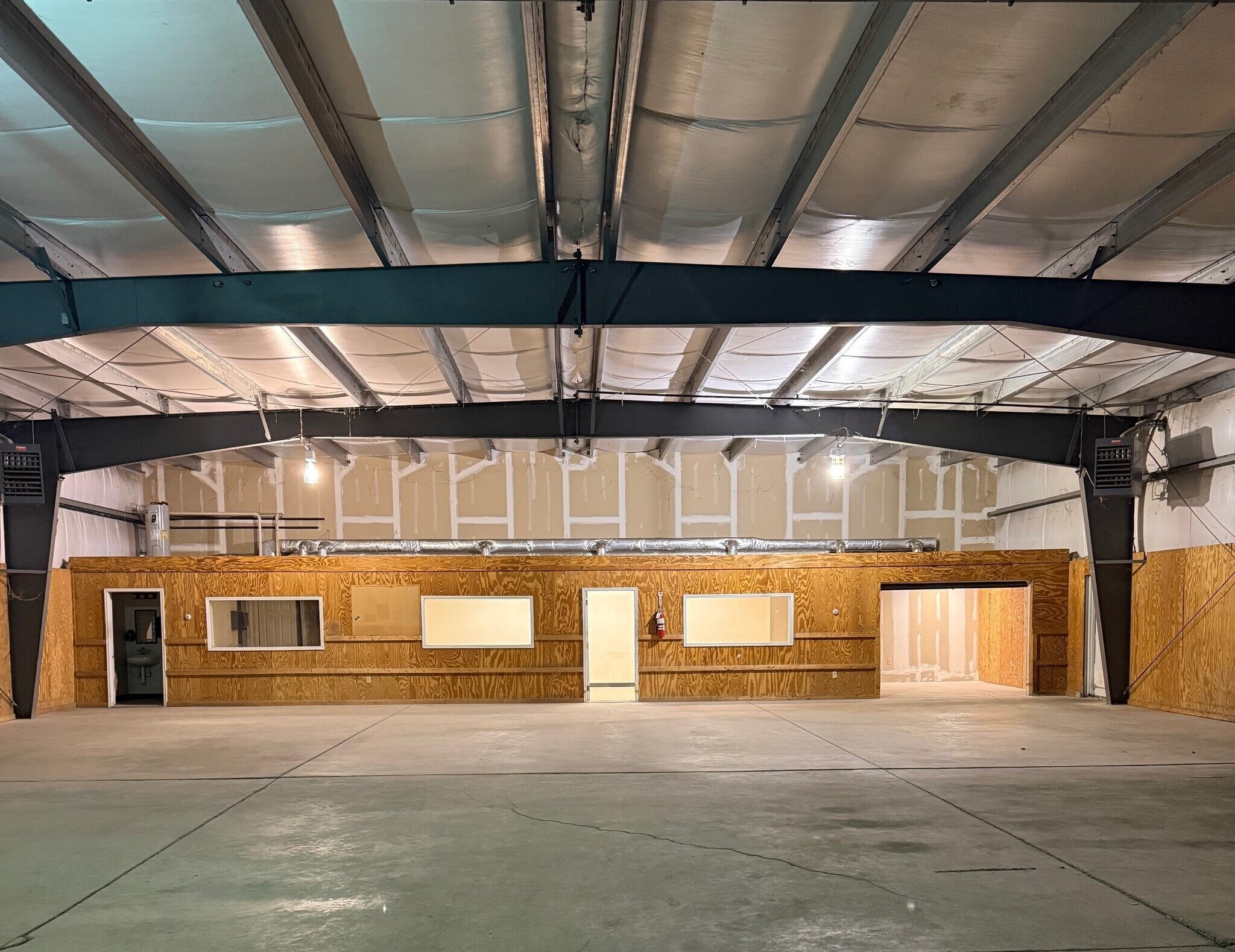 572 3rd Ave Ext, Rensselaer, NY à louer Photo principale– Image 1 sur 16