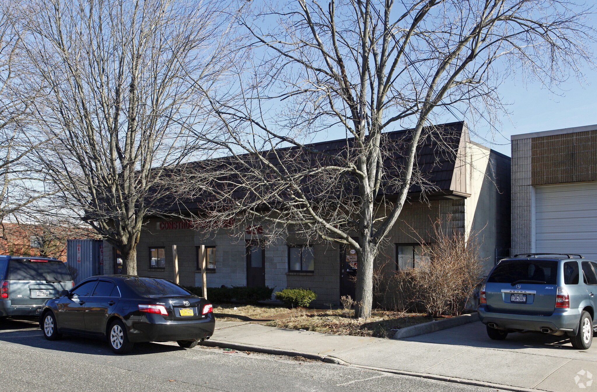 510 Manhattan Ave, West Babylon, NY à vendre Photo principale– Image 1 sur 4