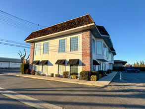 2130 Geer Rd, Turlock, CA à louer Photo de l’immeuble– Image 1 sur 19
