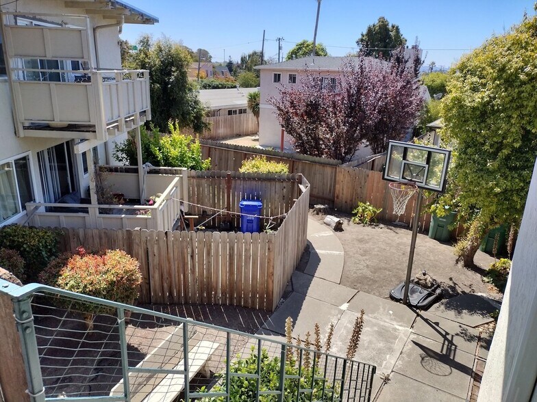 1405 Merced St, Richmond, CA à vendre - Photo de l’immeuble – Image 3 sur 22