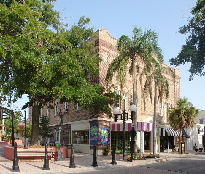 319 Brevard Ave, Cocoa, FL à louer - Photo de l’immeuble – Image 2 sur 4