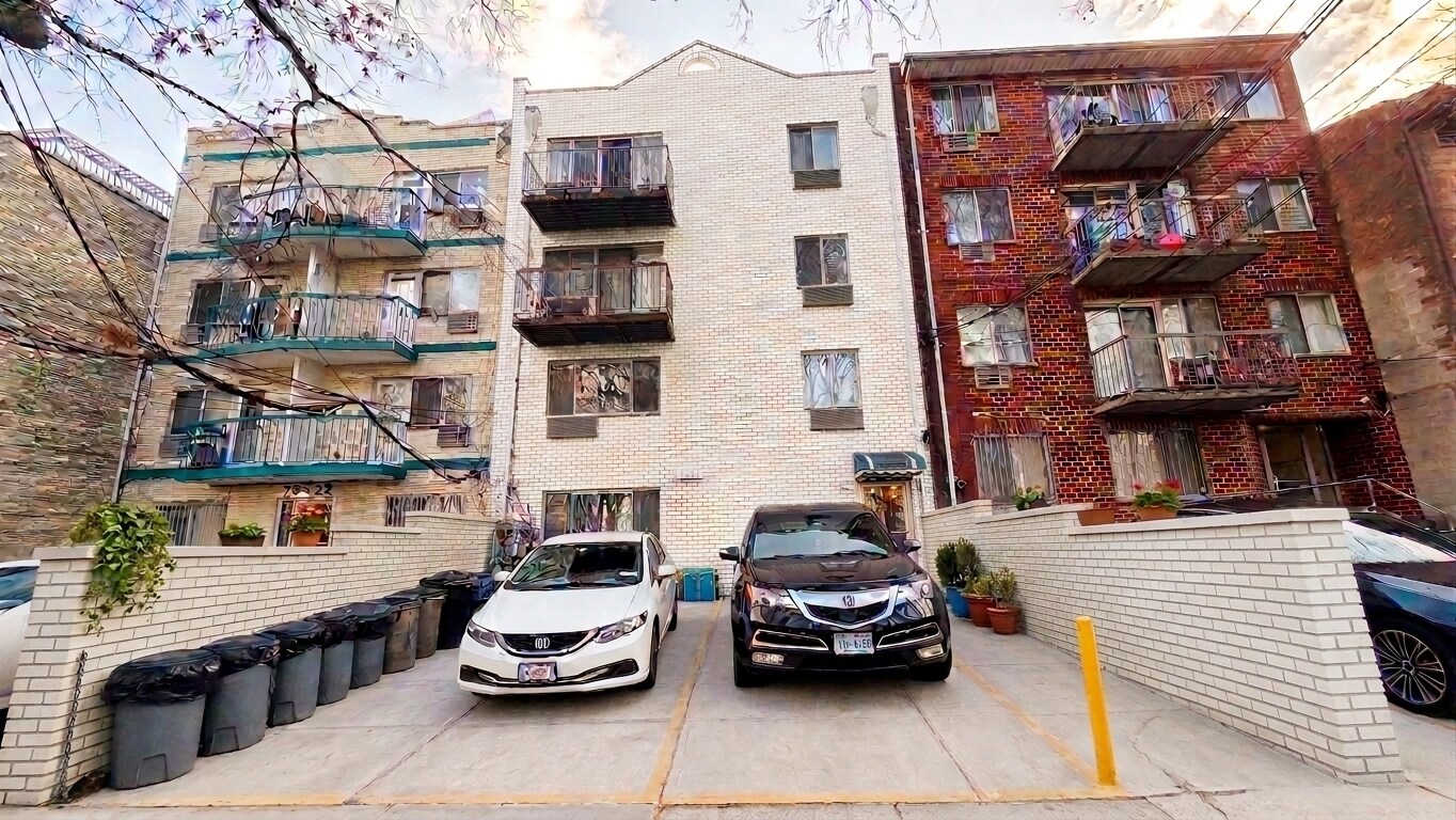 76-18 Grand Central Pky, Forest Hills, NY à vendre Photo de l’immeuble– Image 1 sur 31