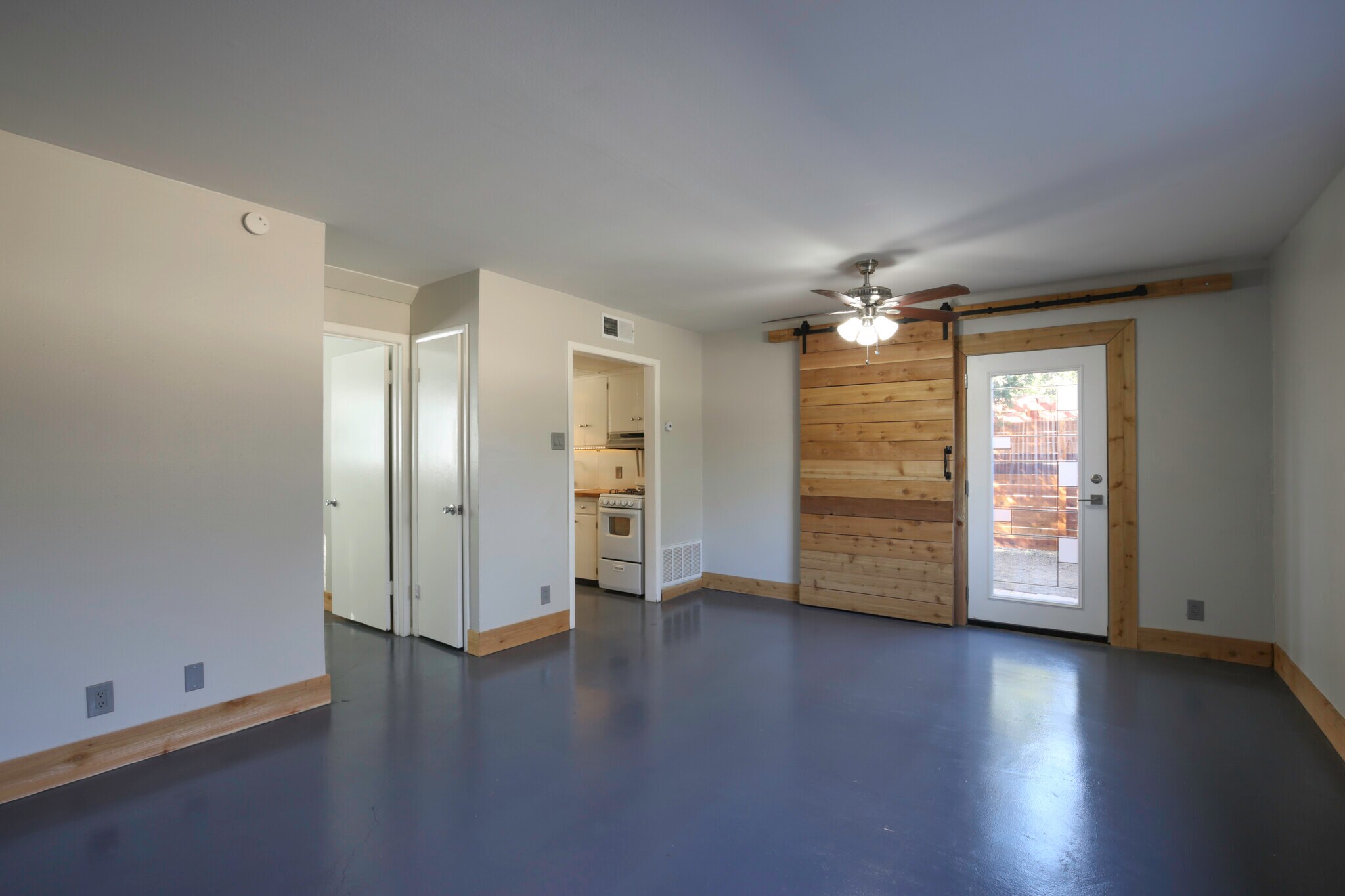 804 N Locust St, Denton, TX à vendre Photo intérieure– Image 1 sur 40