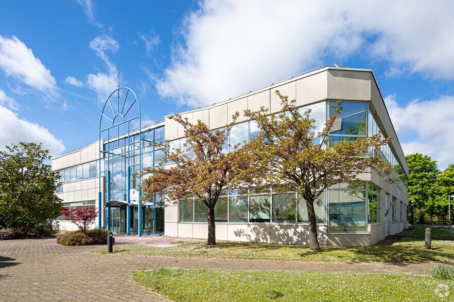 3 Avenue Du Canada, Les Ulis à louer - Photo principale – Image 2 sur 7