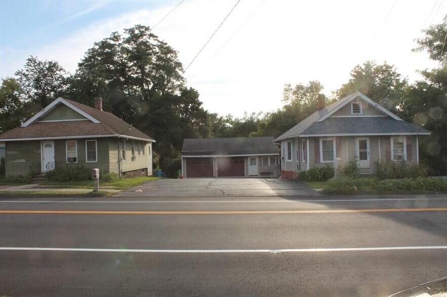 96 Quinnipiac Ave, North Haven, CT à vendre - Photo de l’immeuble – Image 2 sur 2