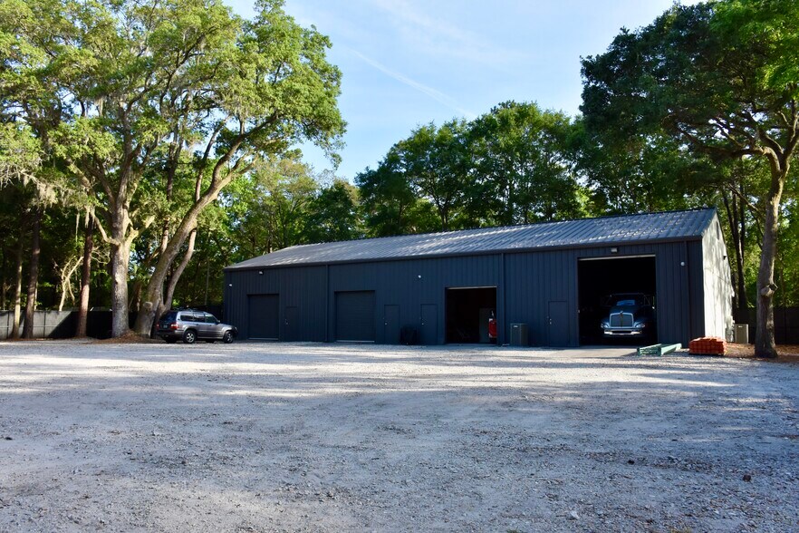 70 Capital Dr, Hilton Head Island, SC à vendre - Photo de l’immeuble – Image 3 sur 13