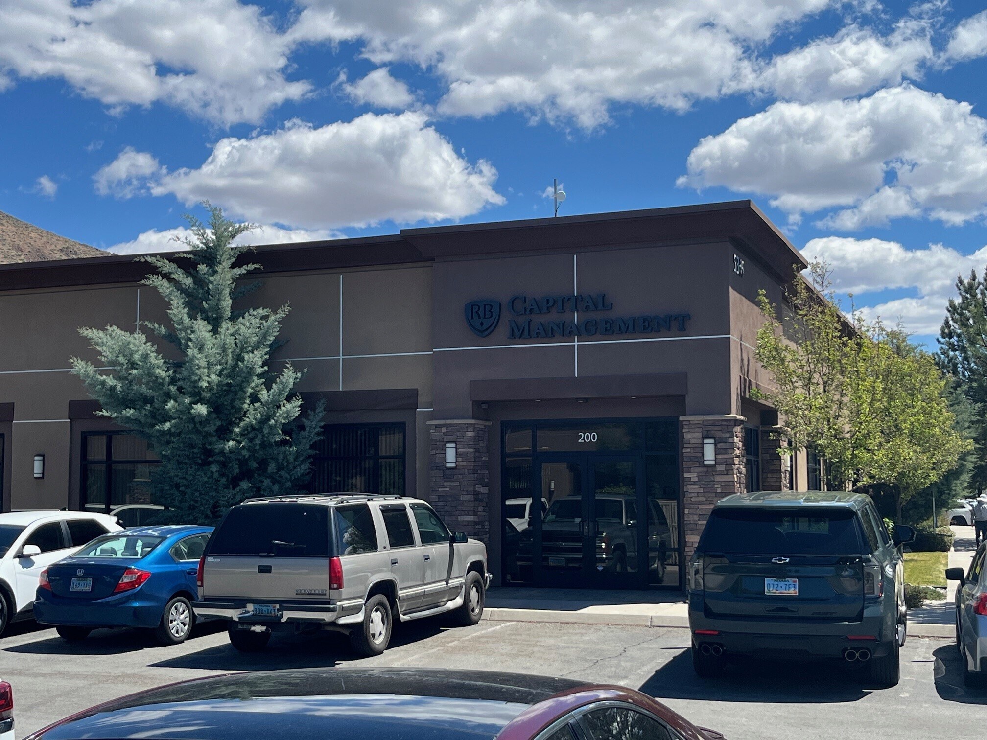 5365 Reno Corporate Dr, Reno, NV à louer Photo principale– Image 1 sur 8