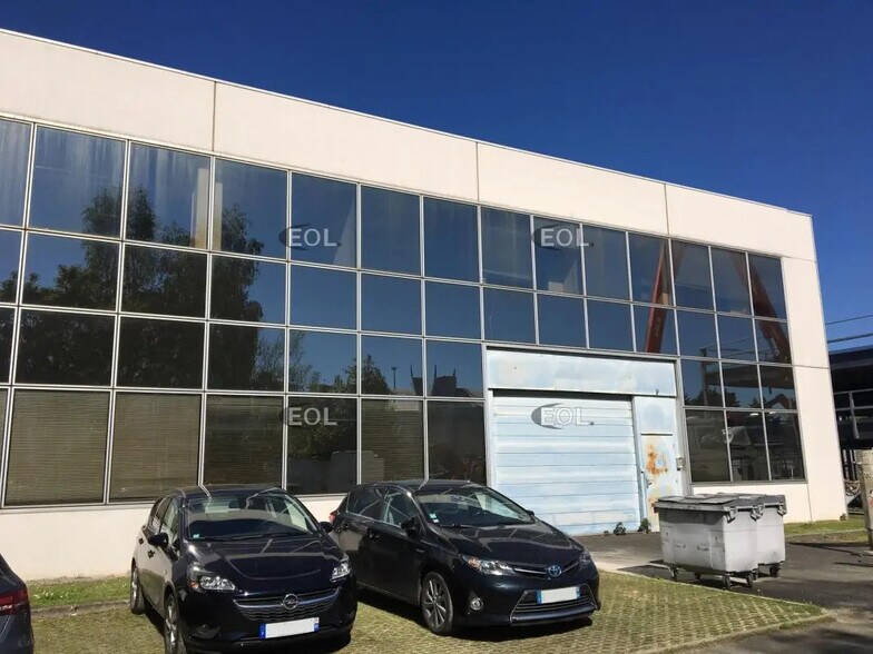 Industriel/Logistique dans Les Ulis à louer - Photo de l’immeuble – Image 1 sur 4