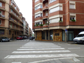 Local commercial dans Manresa, Barcelona à louer Photo de la construction– Image 1 sur 13