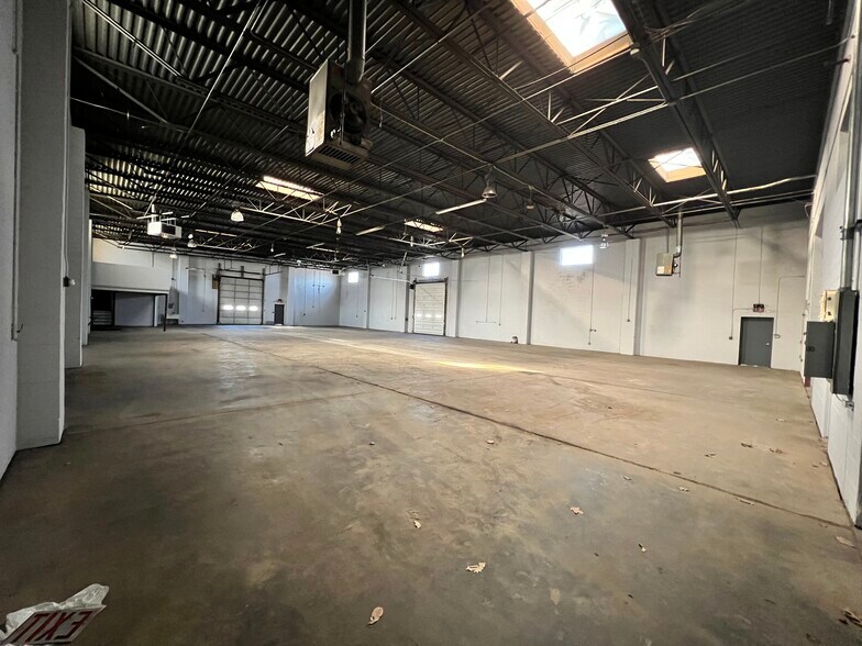 173 Amboy Rd, Morganville, NJ à louer - Photo de l’immeuble – Image 2 sur 19