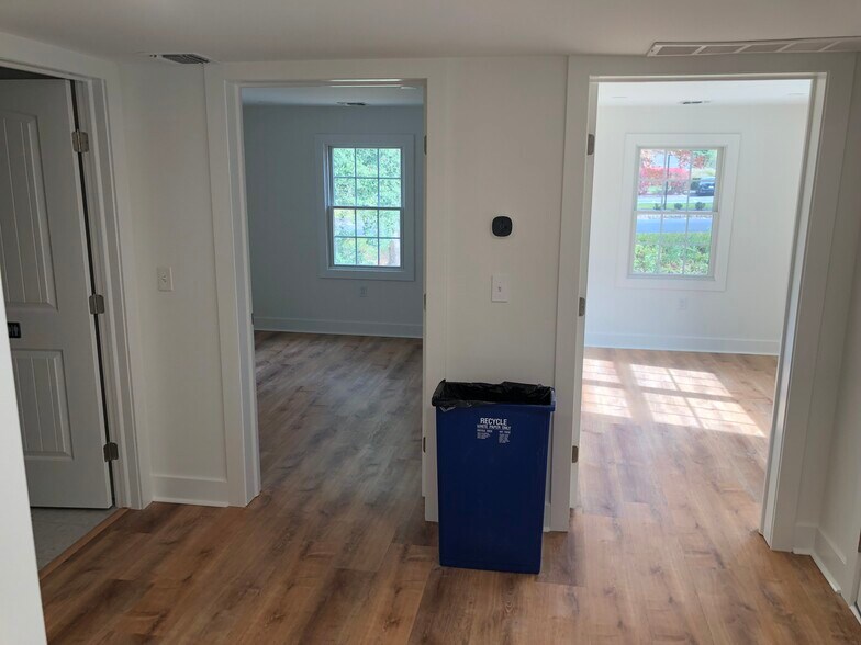 159 River Rd, Montville, NJ à louer - Photo de l’immeuble – Image 3 sur 12