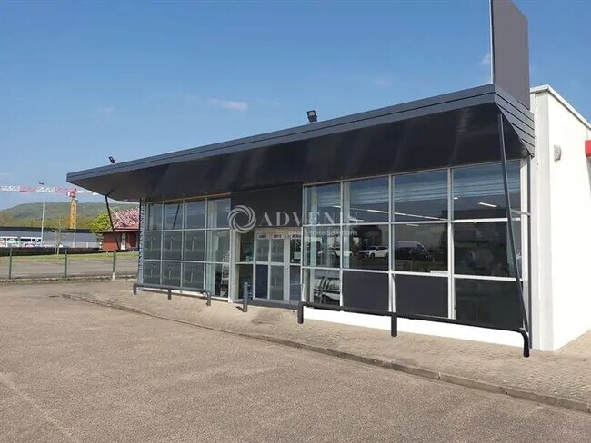 Plus de détails pour Local commercial à louer