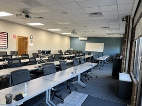 2200 S Washburn St, Oshkosh, WI à vendre Photo intérieure– Image 2 sur 13