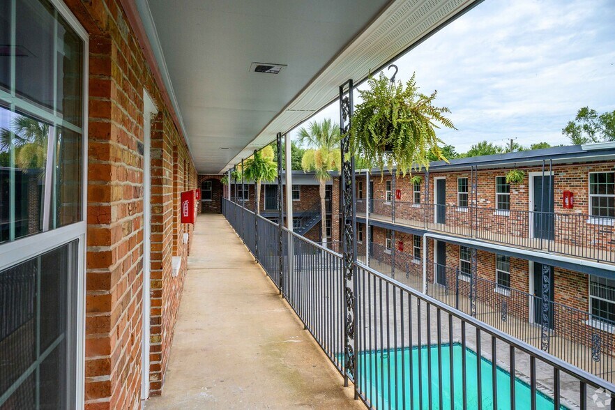1910 Southern Ave, Biloxi, MS à vendre - Photo de l’immeuble – Image 3 sur 19