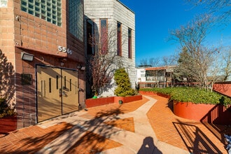 5566 Kings Hwy, Brooklyn, NY à louer Photo intérieure– Image 2 sur 24