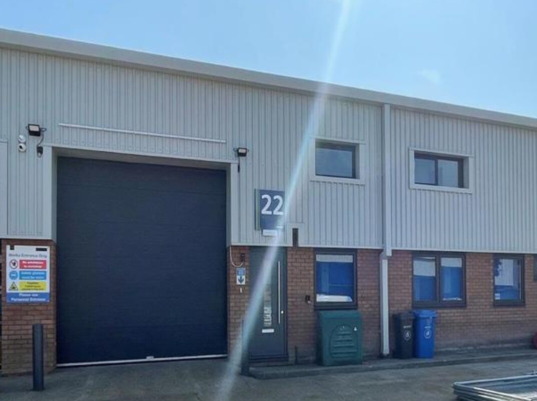 Leatherhead Rd, Chessington à louer Photo de l’immeuble– Image 1 sur 2