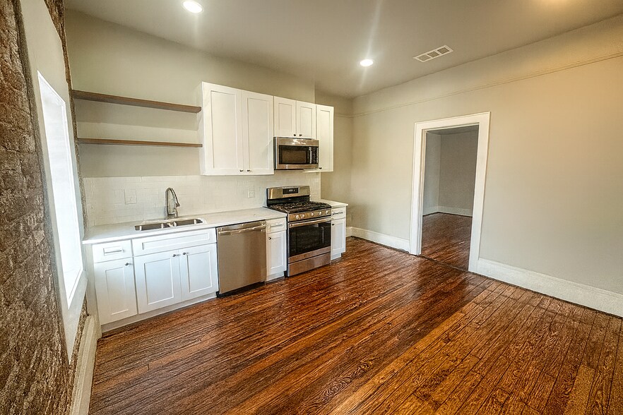 921 Donald Lee Hollowell Pkwy NW, Atlanta, GA à louer - Photo de l’immeuble – Image 3 sur 7