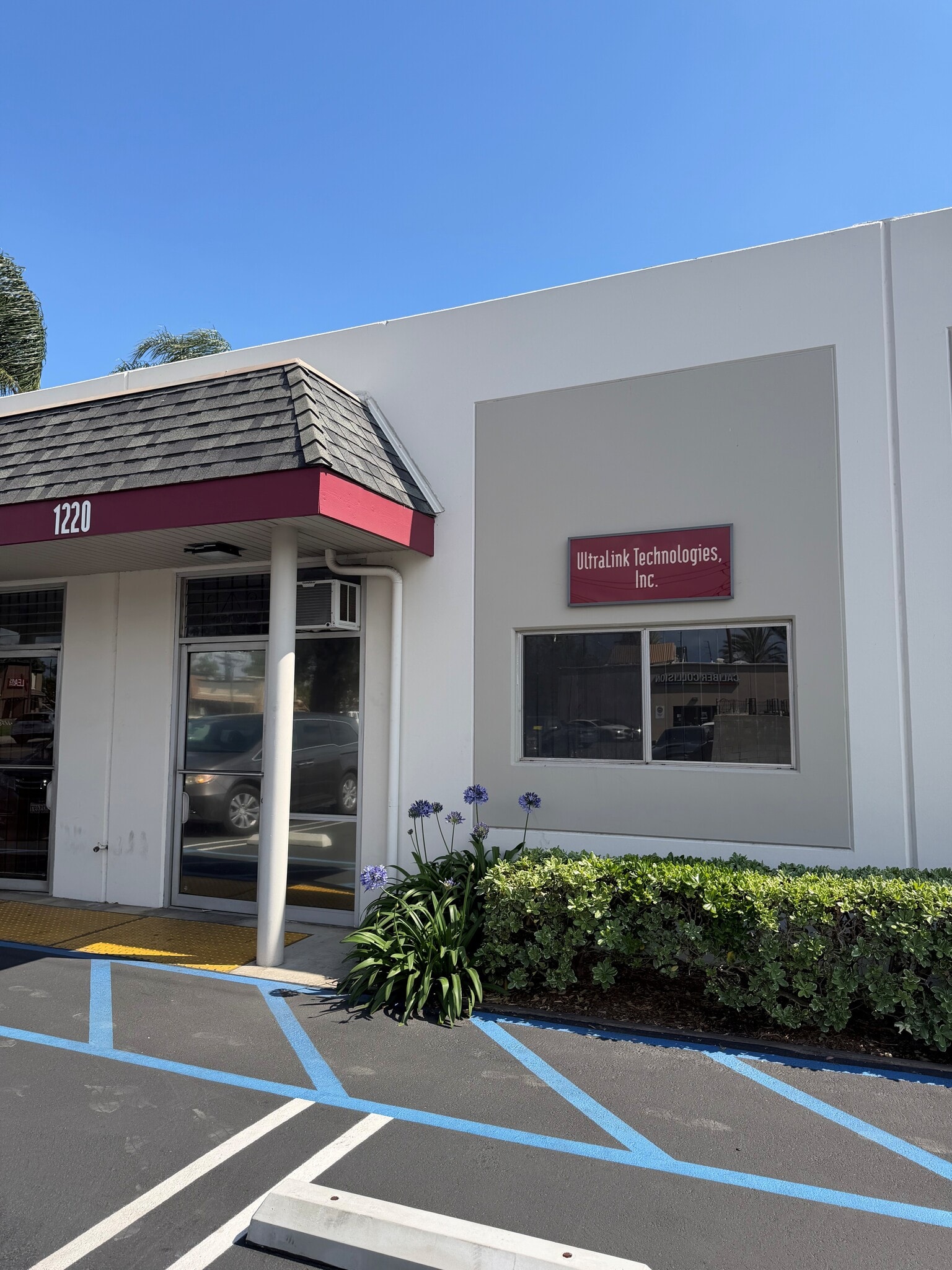 1218-1240 S Lyon St, Santa Ana, CA à louer Photo intérieure– Image 1 sur 2