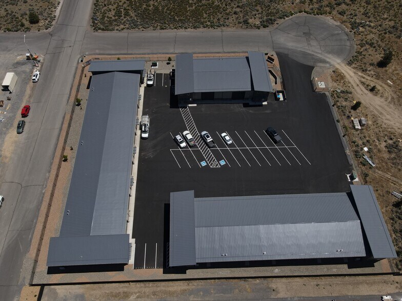 SW Layton Ct, Prineville, OR à louer - Photo de l’immeuble – Image 2 sur 11