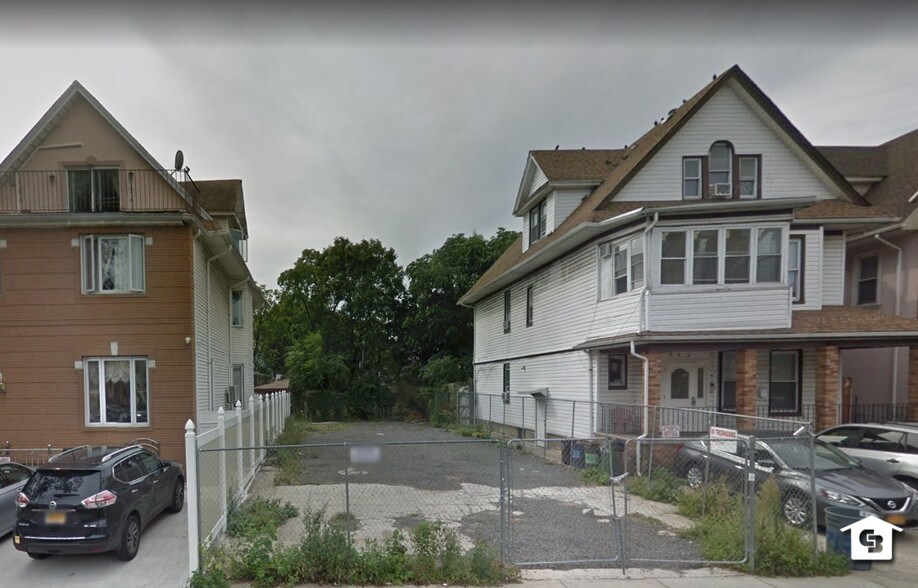716 Ditmas Ave, Brooklyn, NY à vendre - Photo principale – Image 1 sur 1