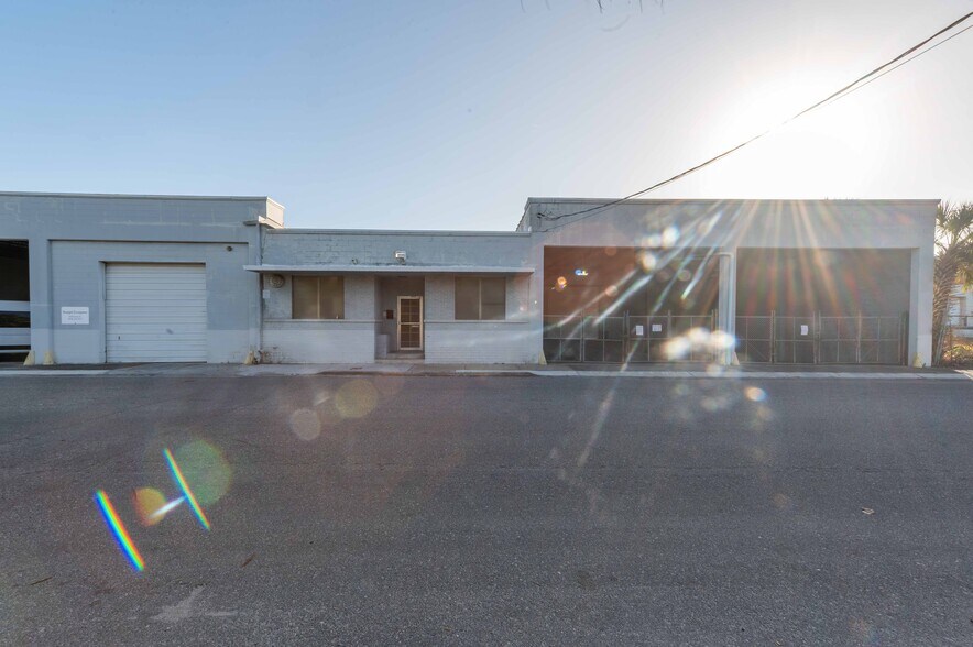 1839 Ionia St, Jacksonville, FL à louer - Photo de l’immeuble – Image 3 sur 10