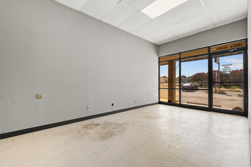 10854 Vandale St, San Antonio, TX à vendre - Photo de l’immeuble – Image 3 sur 36