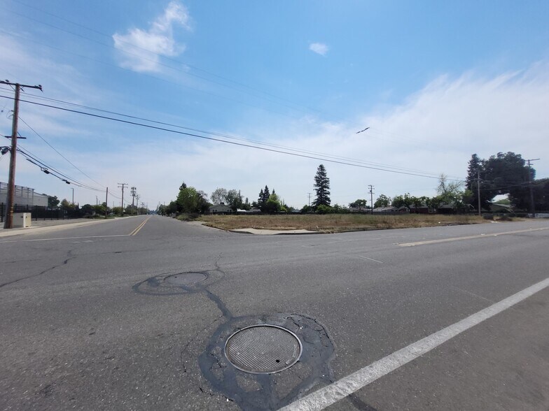 507 E K Rd, Visalia, CA à vendre - Autre – Image 3 sur 6