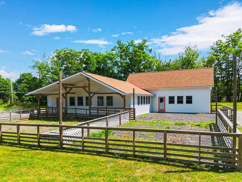 205 W Main St, Liberty, ME à vendre - Photo de l’immeuble – Image 3 sur 52