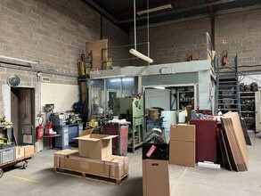 Local d’activités dans Sartrouville à louer Photo de l’immeuble– Image 2 sur 6