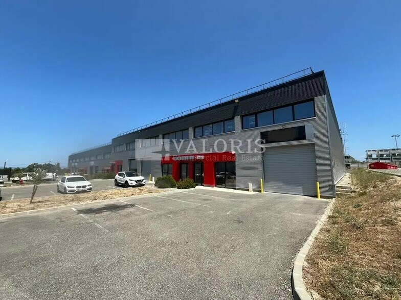 Local d’activités dans Gignac-la-Nerthe à louer - Photo de l’immeuble – Image 2 sur 10