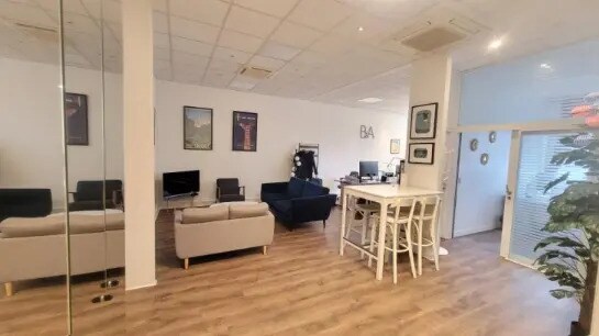 Bureau dans Paris à louer Photo de l’immeuble– Image 1 sur 7