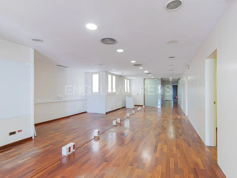 Bureau dans Barcelone, Barcelona à louer - Photo de l’immeuble – Image 1 sur 1