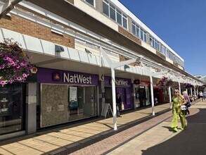 North Walk, Yate à louer Photo de l’immeuble– Image 2 sur 2