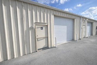 8231 Bama Ln, West Palm Beach, FL à louer Photo de l’immeuble– Image 1 sur 4