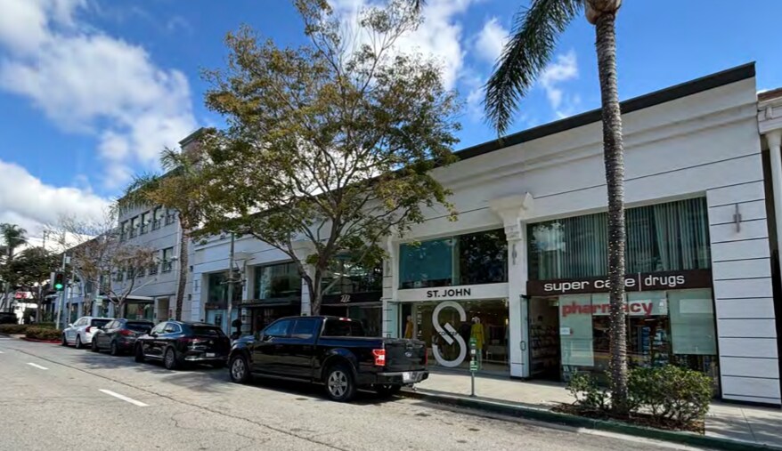 220-228 N Canon Dr, Beverly Hills, CA à louer - Photo de l’immeuble – Image 2 sur 17