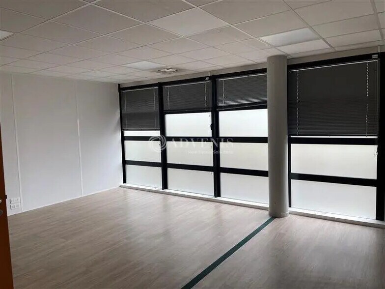 Bureau dans Le Mans à louer - Photo de l’immeuble – Image 3 sur 8