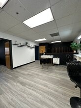 608 S Washington St, Naperville, IL à louer Photo intérieure– Image 2 sur 10