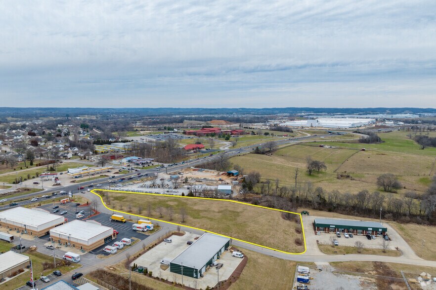 Cayer Ln, Columbia, TN à vendre - Photo principale – Image 1 sur 18