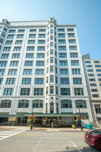1228 Euclid Ave, Cleveland, OH à louer - Photo de l’immeuble – Image 3 sur 35