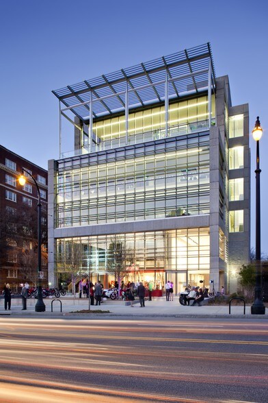 1315 Peachtree St NE, Atlanta, GA à louer - Photo de l’immeuble – Image 2 sur 7