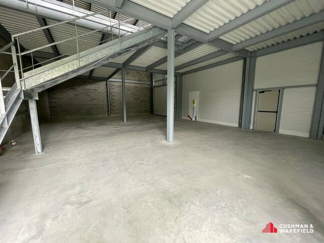 Plus de détails pour Local d’activités à vendre