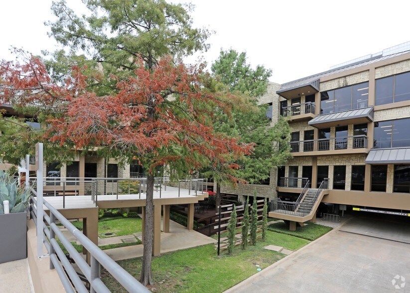 5000 Riverside Dr, Irving, TX à louer - Photo de l’immeuble – Image 3 sur 10