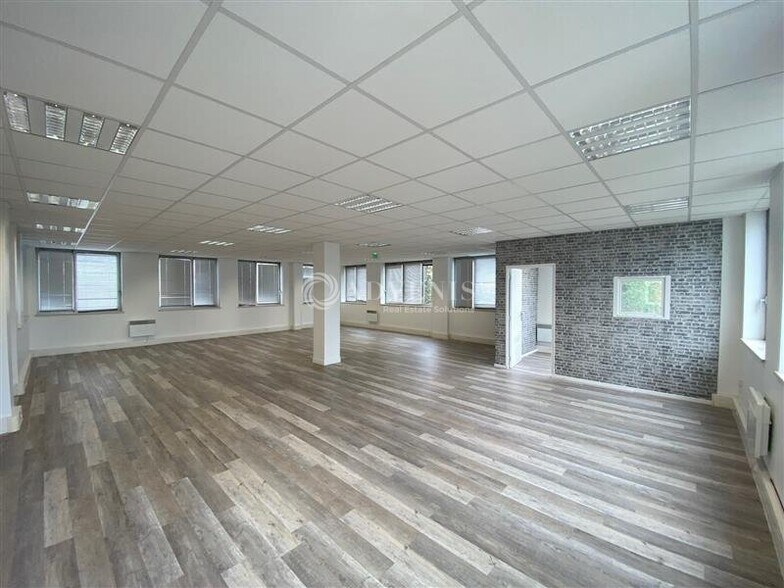 Bureau dans Neuilly-Plaisance à vendre - Photo intérieure – Image 2 sur 6