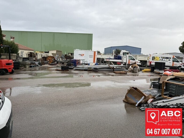 Local d'activités dans Saint Esteve à vendre - Photo de l’immeuble – Image 2 sur 7