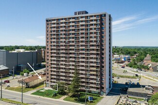 Plus de détails pour 360 Croydon Ave, Ottawa, ON - Local commercial à louer