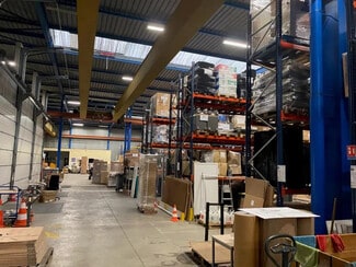 Plus de détails pour Bureau, Industriel/Logistique à louer